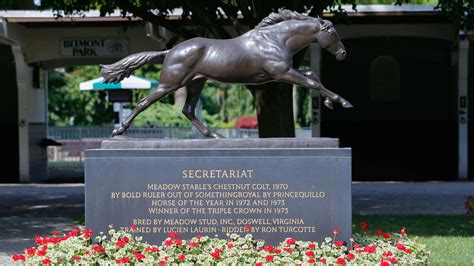 Watch Secretariat's historic run at the 1973 Belmont Stakes.
